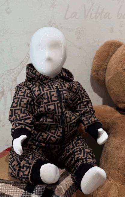 Kostum Fendi